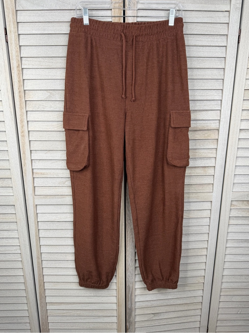 FOREVER 21 Women's Waffle Knit Cargo Joggers Rust/Brown-Large